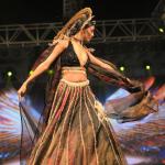 SKIRT WHIT V NICK LINE BLOUSE 2 PIECE